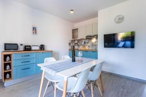 New 4 star apartment M&A in town Cres 
