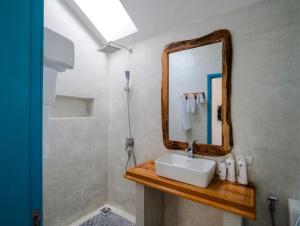 White Sail Villa and Pool