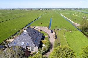 Farmvilla with hottub and outdoor kitchen