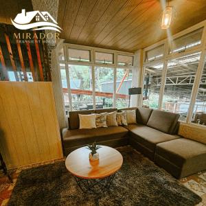 Mirador Old-Time House walking distance to Lourdes Grotto