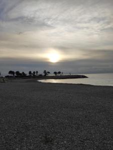 Cosy Studio Soleia, 50m from sea side