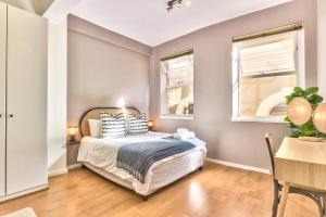 The Piazza 1 Bedroom spacious apartment with Study