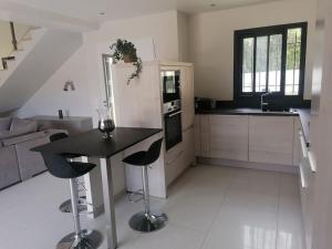 MAGNIFIQUE VILLA MODERNE ENTRE MER ET MONTAGNE