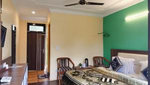 Hotel Ishwar Naddi