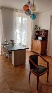 Appartements A 2 pas du marche : photos des chambres