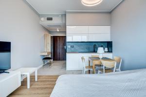 HANZA TOWER Swimming Pool & Spa 18 floor great view studio