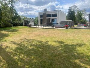 Attefallshus på hornsudde