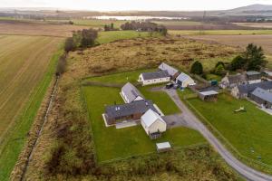 The Den, Architect Designed Barn, Beautiful Location