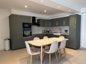 Villas Villa 3 Bedrooms - Proche VERSAILLES ORLY PARIS PARKING GRATUIT : Villa 3 Chambres