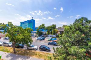 Apartment 20 minutes from city center w Netflix, Coffee or Tea & Parking