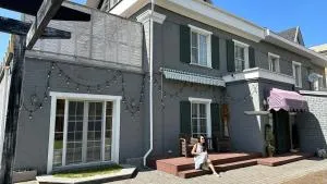 Fotofabrika - unique beautiful 3 storeys house - 乌斯季卡缅诺戈尔斯克