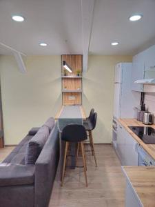 Апартаменти на Лесі Українки Центр 5хв Старе місто Парк