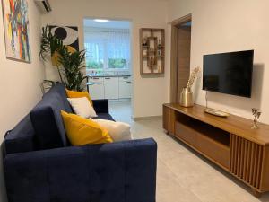 Apartment with free parking in Quiet Area a few Minutes to Beaches & Center - ANGELS MARLEN