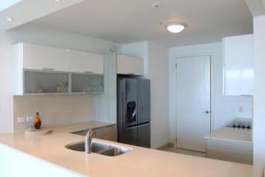 08A Stunning Rooftop Pool-360 Views of Sea & Canal
