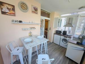 Sea Vibes Studio - Free Public Parking, WiFi, Cable & Smart TV, 0,9 km to beach