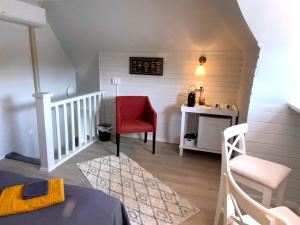 Kapteni tuba - Captains room - Central Square in Kärdla