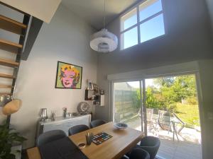 Chambre avec salle de bain privée à l étage dans ma maison