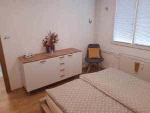 Slnečný 2 izbový byt 10 min. od centra mesta