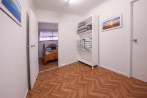 Kangaroo Kabin - Entire cabin, 5mins to the beach