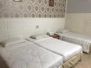 Lily Budget Hotel