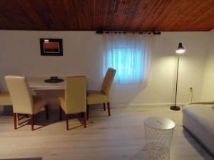 Nice apartment with balcony and sea view 