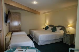 Triple Room room in Hotel Jaume