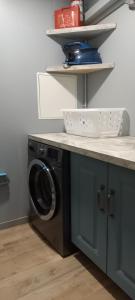 Appartements Logement lumineux, entierement renove avec jardin : photos des chambres