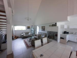 Maisons de vacances Superbe maison standing, 16 personnes, 8 grands lits, confort et grands volumes, jardin 2000m, parkings, wifi, prox plage : Maison 5 Chambres