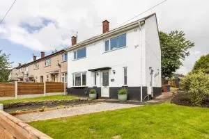 Entire Charming 5-Bed House in Darwen Blackburn BB1 Free Parking Roadside - Clayton le Moors