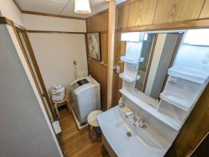 【豊和マンション稲荷302号室】伏見稲荷駅徒歩３分！Free Wifi付のお宿！