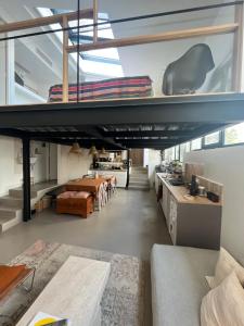 Maisons de vacances Loft familial avec grand jardin verdoyant : photos des chambres