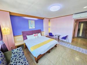 Phòng Tiêu Chuẩn Giường Đôi Lớn (Standard Queen Room)