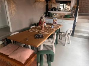 Maisons de vacances Loft familial avec grand jardin verdoyant : photos des chambres