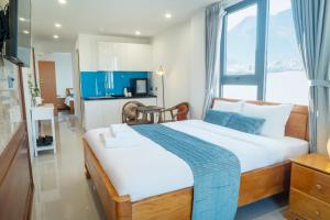 Suite gia đình có ban công (Family Suite with Balcony)