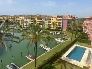Sotogrande Marina Beach - 普韦布洛·纽沃·德·加德