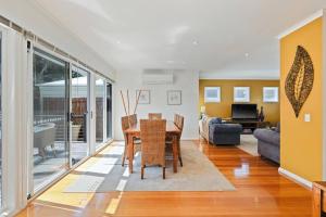 The Tides by ReadyStay - BYO LINEN & TOWELS