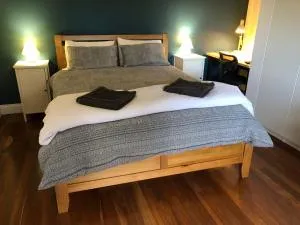 Clare to Spalding character escape - Port Pirie