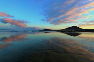 Alquilaencanarias-Medano Galte, terrace and beach