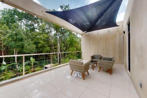 Swaying Palms at TAO Edena 50