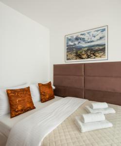 Metro Rondo ONZ 2-Bedroom Apartment by BookingHost