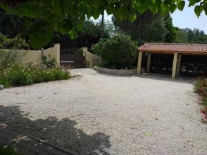 Maisons de vacances maison piscine privee Robion Luberon ideal famille : photos des chambres