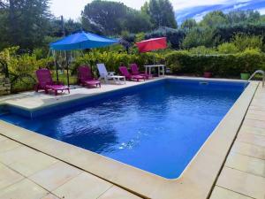 Maisons de vacances maison piscine privee Robion Luberon ideal famille : photos des chambres