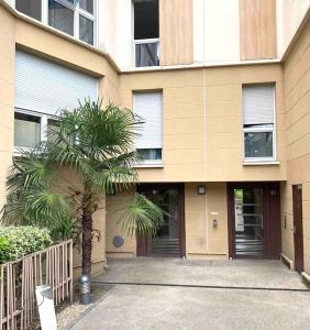 Spacious 2 bedroom flatparkingclose to Paris
