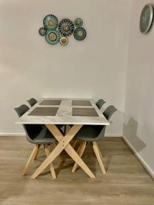 Appartements Spacious 2 bedroom flat/parking/close to Paris : Appartement 2 Chambres