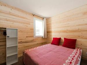 Chalet in Les Menuires by Les Trois Vallées