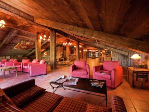 Appartements Rustic apartment with a fireplace and Wi-Fi in Arc 2000 : photos des chambres