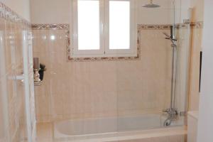 Casa do mar 2 bedrooms and kingsize bed