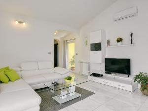 Apartment in Valtura near the Beach