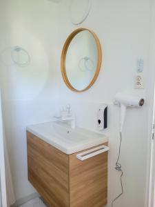 Appartements Chambre climatisee lit double - Proche tram & Centre : photos des chambres