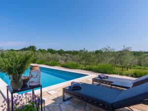 Adorable villa with private pool and terrace 